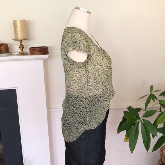 Banana Republic Sheer Floral Transparent Blouse Top V-Neck Sleeveless Size XS - Picture 3 of 10